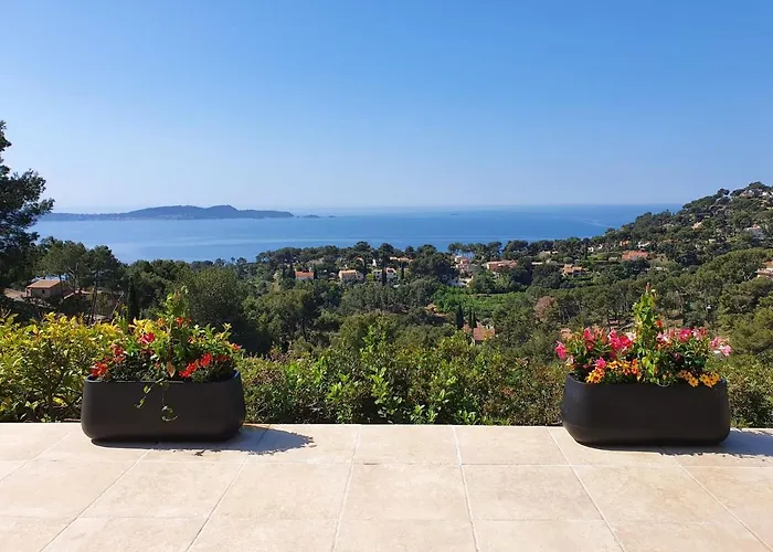 Pretty House With Sea View On The Hy Res